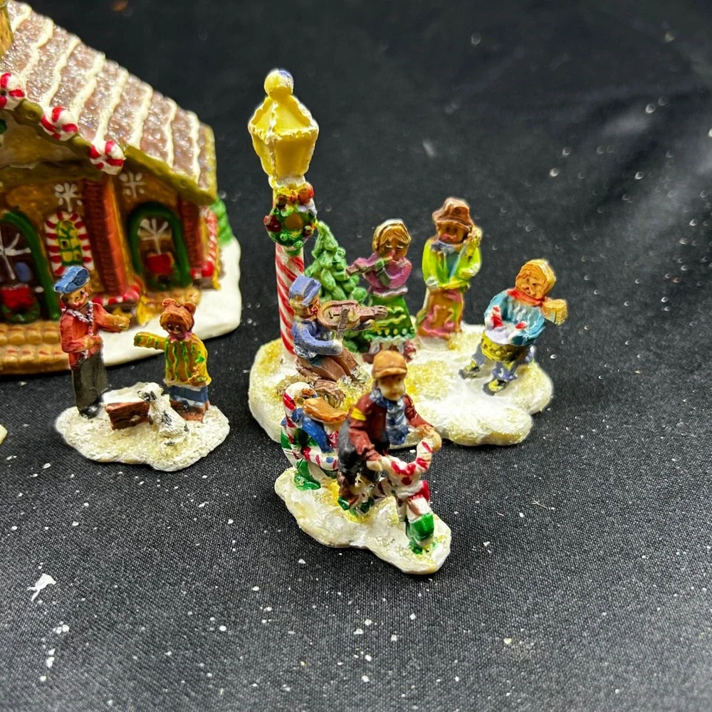 Gingerfrost Lane 2005 Christmas Village Gingerbread Church Bridge Figures Set